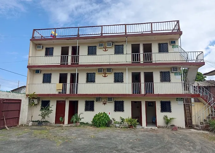 Hostal Canoa Inn Surf